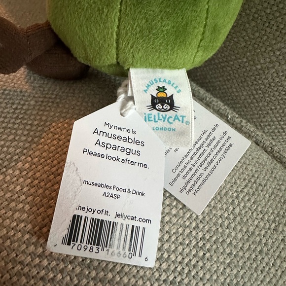 Jellycat Amuseables Asparagus, NWT, authentic (from auth. retailer) - Picture 6 of 6